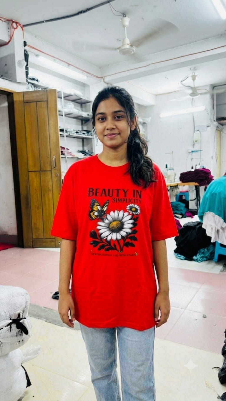 🌸 PREMIUM LADIES COTTON T-SHIRT

180 GSM | Premium Cotton Fine Fabric | Premium Rubber Print

Upgrade your everyday wardrobe with our Premium Ladies Cotton T-Shirt, crafted from fine-quality cotton fabric with a soft, skin-friendly feel and premium rubbe