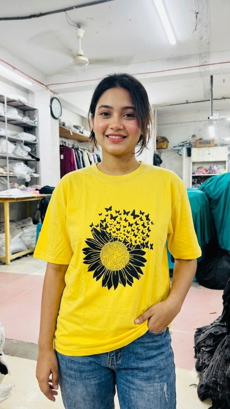 🌸 PREMIUM LADIES COTTON T-SHIRT

180 GSM | Premium Cotton Fine Fabric | Premium Rubber Print

Upgrade your everyday wardrobe with our Premium Ladies Cotton T-Shirt, crafted from fine-quality cotton fabric with a soft, skin-friendly feel and premium rubbe